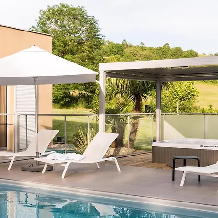 Holiday home Calmont 4 Personnes *